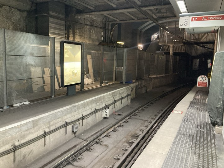 A Barcelona metro platform, the fastest way to move around the city